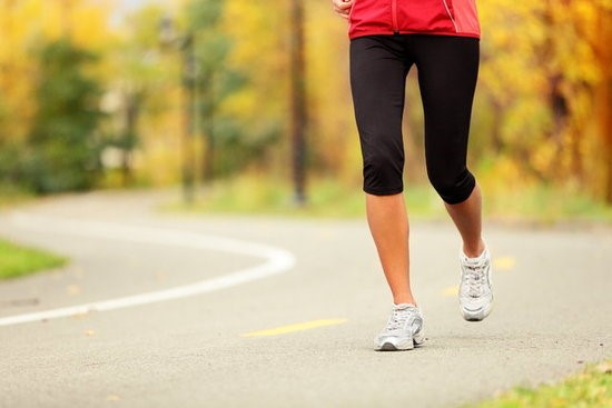 Почему болит колено после бега